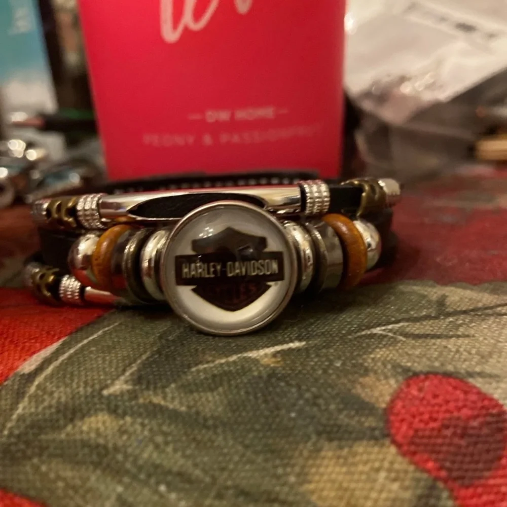 HD Snap Bracelet - Picture 7 of 8